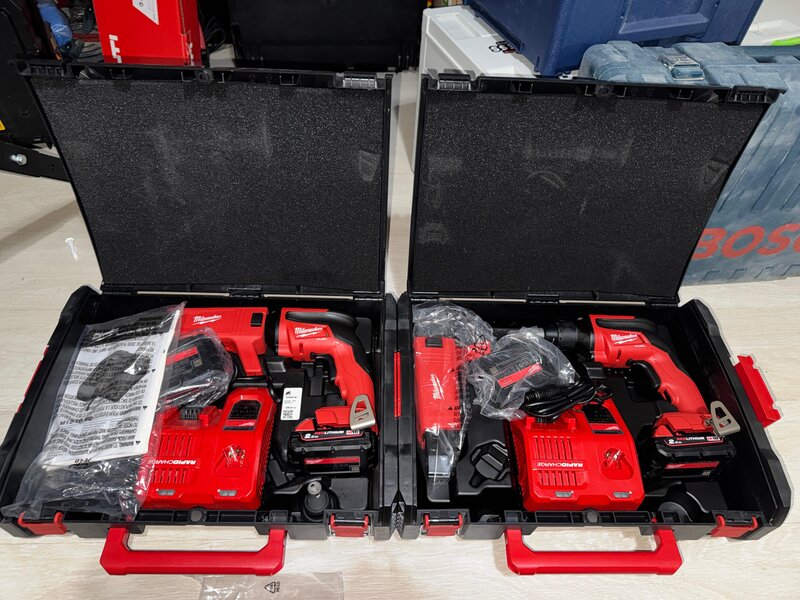Masina de insurubat cu accesoriu Milwaukee 2500 lei 1 buc